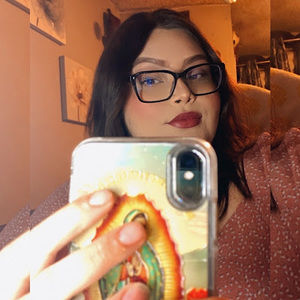 Meet your Posher, Elvia